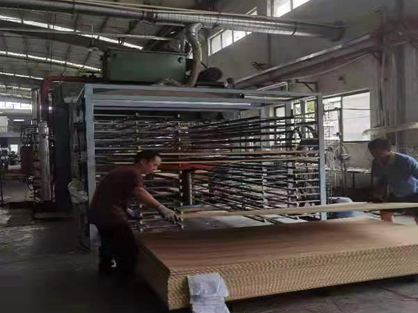 涂装木饰面板工厂